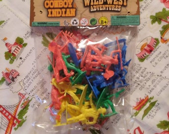 Vintage Wild West Cowboys and Indians action figures Pack of Cowboys and Indians Children&#39;s toy cowboys and Indians assortment of colors