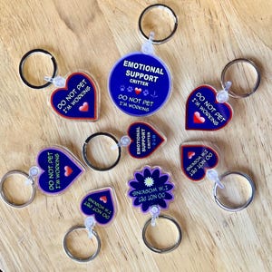 Llavero con dije ESSA Apoyo emocional Haz tu propio peluche No acariciar Estoy trabajando