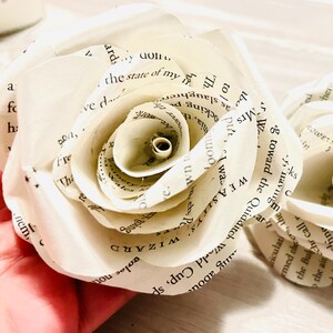 book page roses • book page flowers • book page decor • centerpiece book page decor • book flowers • book lover gift • paper flowers • roses