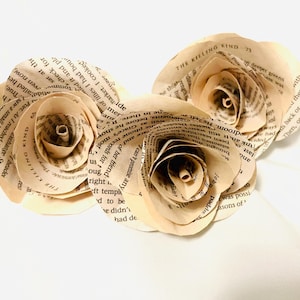 book page roses • book page flowers • book page decor • centerpiece book page decor • book flowers • book lover gift • paper flowers • roses