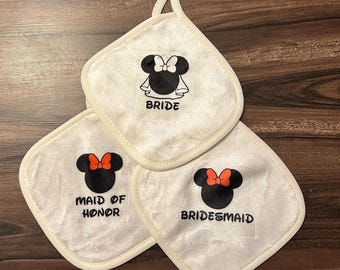 Make-up remover cloth set, custom designed Minnie, perfect for Disney cruise, wedding bachelorette gift bag swag Eco-friendly spa