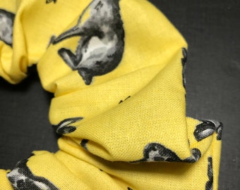 Coletero/coletero de algodón 100% hecho a mano, color amarillo carbón, estilo primavera, con estampado de liebre y abeja.