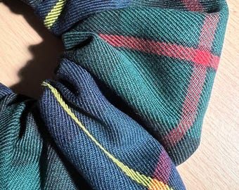 Coletero para el pelo hecho a mano McCleod of Harris Tartan, pompón