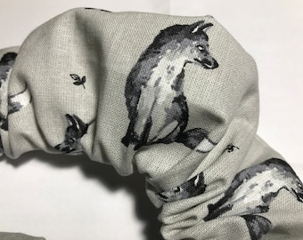 Coletero con estampado de zorro sentado, estilo carbón gris pálido, 100 % algodón, hecho a mano, con pompón