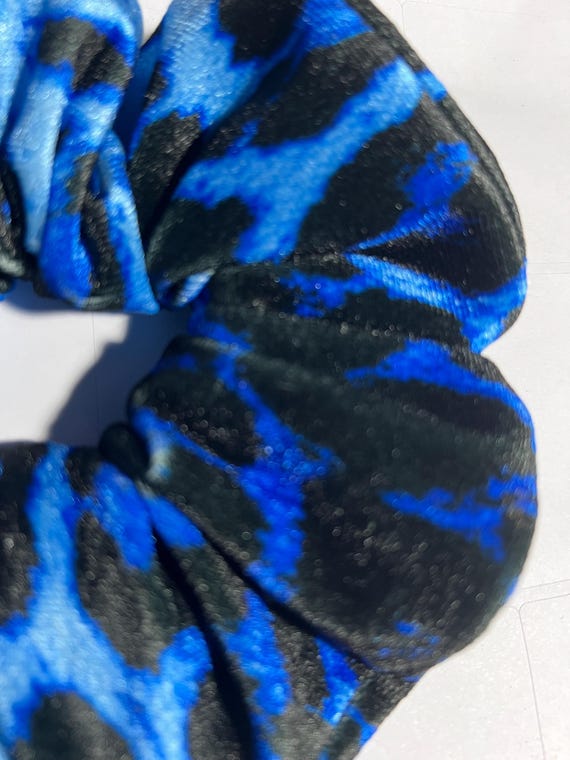 Handmade Luxury Purple and Black Soft Plush Velvet Leopard  display picture 2