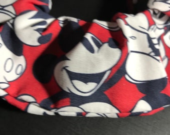 Coletero para el pelo hecho a mano, 100 % algodón, estampado de Mickey Mouse de Disney en rojo, con pompón