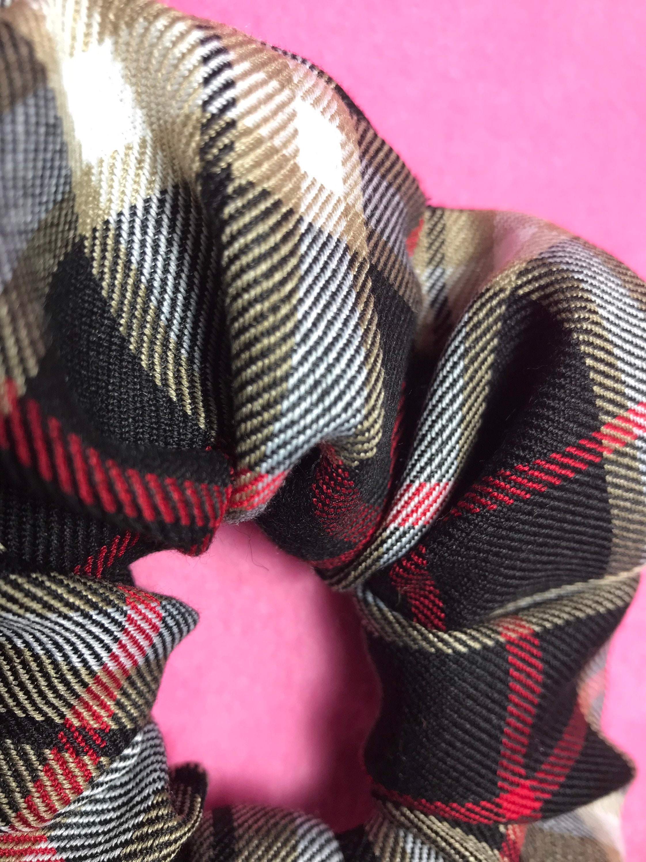 Authentic Burberry Wool Check Scrunchie in Beige, Black, Red Burberry Check scrunchie for Girl - Printed in USA | Level Shoes main image 4