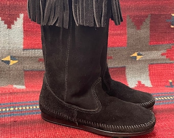 Vintage Minnetonka Ladies size  5 Black Suede Tall Fringe Moccasins Boots with Snaps