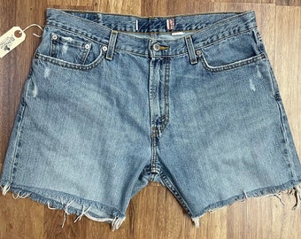 Jeansy Vintage Levi's Blue Denim Cut Offs, rozmiar 36 (mierzone szer. - 35 cali), długość wewnętrzna nogawki 4,5 cala