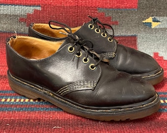 Vintage Original 1990’s Dr. Martens Made in England Classic Smooth Black Leather Oxfords UK Ladies size 4 / US size 6