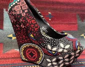 Steve Madden レトロ ビンテージデザイン ハイトップ スニーカー Custom Painted Steve Madden Platform Sneakers - With