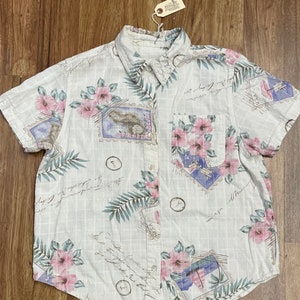 1980’s Ladies Window Pane Textured Cotton Floral French Postcard Print Shirt Ladies sz S / M