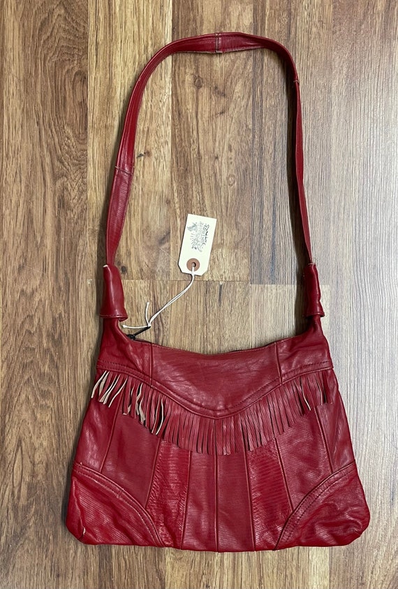 1980’s Boho Red Textured Fringed Leather Purse Han