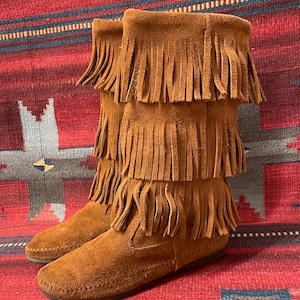 Minnetonka classic fringe shop western bootie