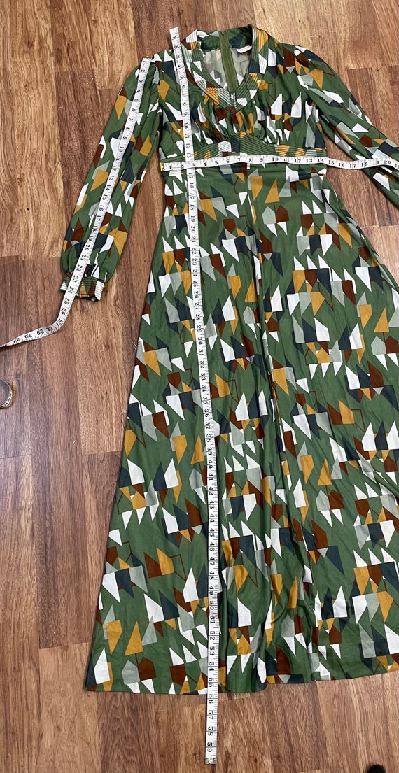 1970s Chloe Silk Geometric Earth Tones Print Short Sleeve Top