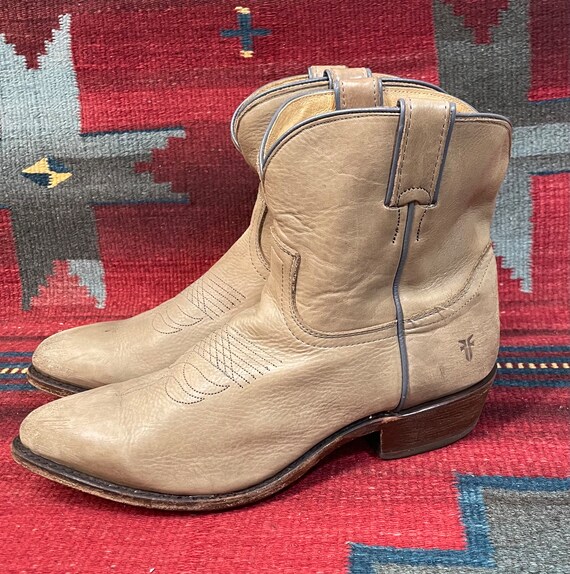 Frye 3035 Short pointed cowboy boots Vintage RARE? Frye 3035 Short Cowboy Boots Sz 9.5 D Men main image 3