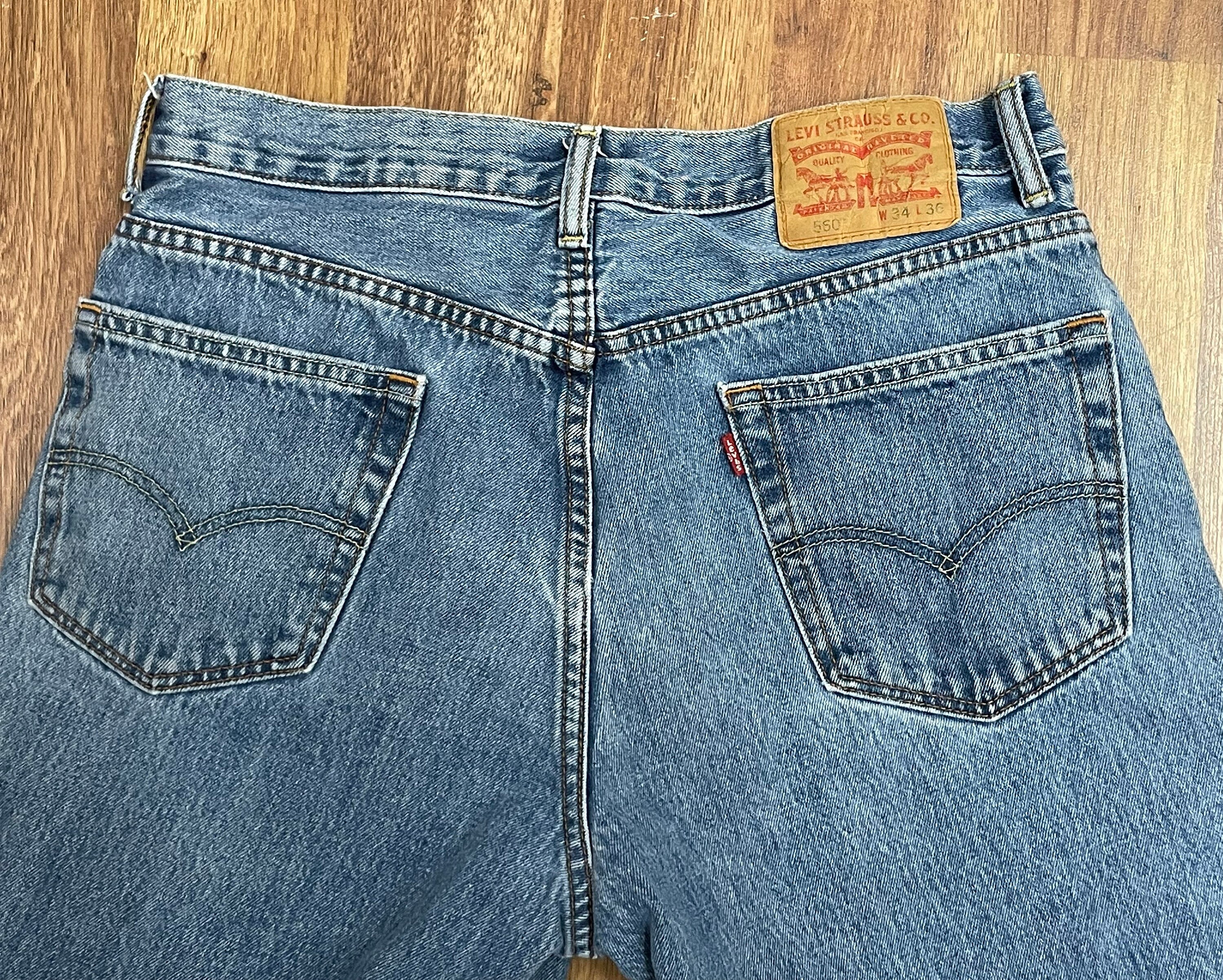 Broken-in Vintage Loose Fit Levi's 560 Baggy Jeans Size 34 X 30.5