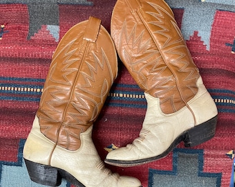 1960’s / 1970’s Men's Vintage 2-tone Broken-in & Distressed Leather Cowboy Western Boots size 9 D