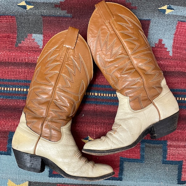 1960’s / 1970’s Men's Vintage 2-tone Broken-in & Distressed Leather Cowboy Western Boots size 9 D