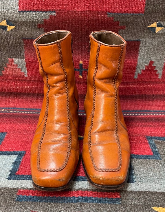 Stivali da uomo con punta quadrata marrone caramello degli anni 70 finiture intrecciate in pelle stivali con tacco e zip laterale taglia 8 D Etsy Italia