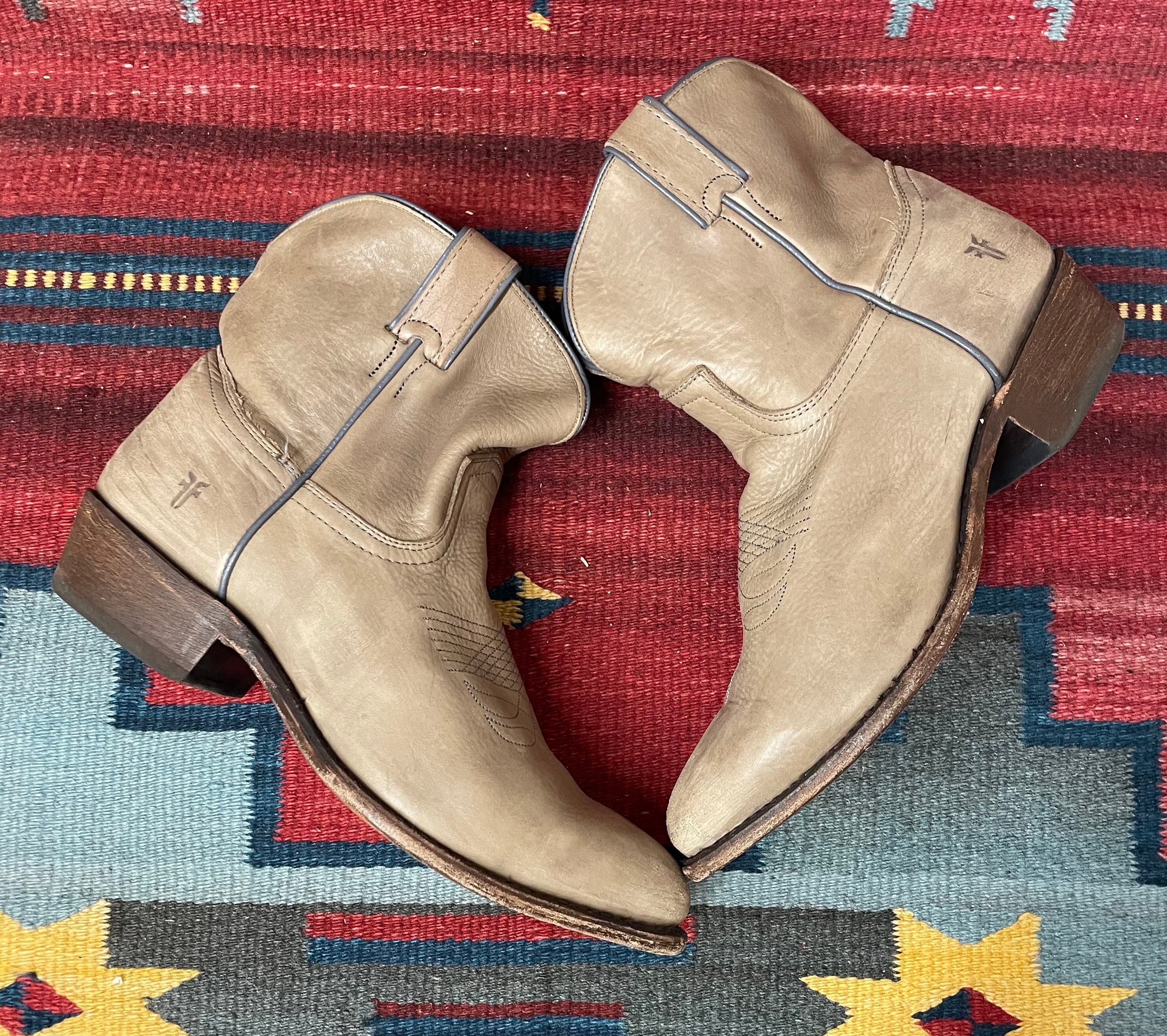 Ladies Vintage FRYE Leather Cowgirl Western Ankle Boots 