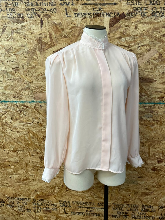 1980’s / 1970’s Peachy Pink Sheer Lace trimmed Bl… - image 2