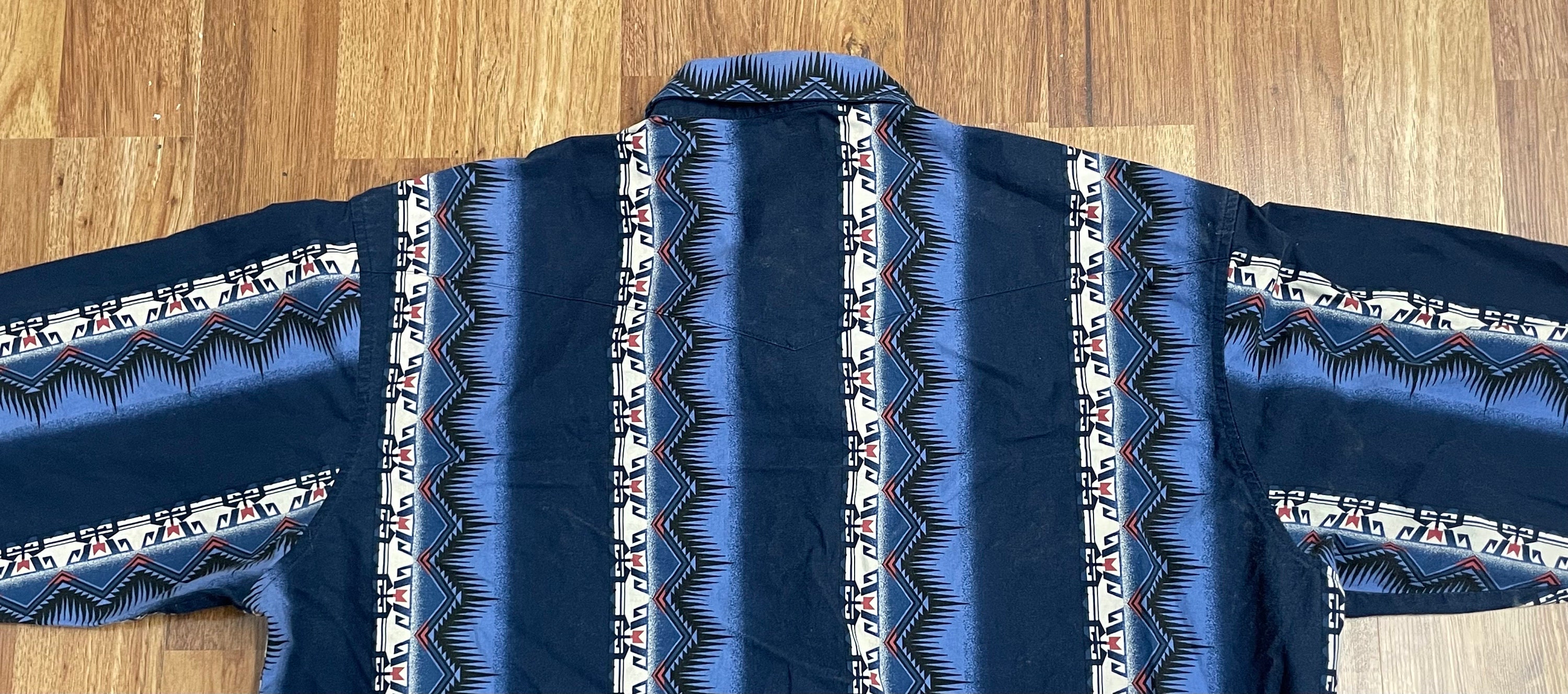 GUISEclothing - Chemise à manches courtes de l'Ouest avec fil d'argent (fr) Pearl Snaps - France