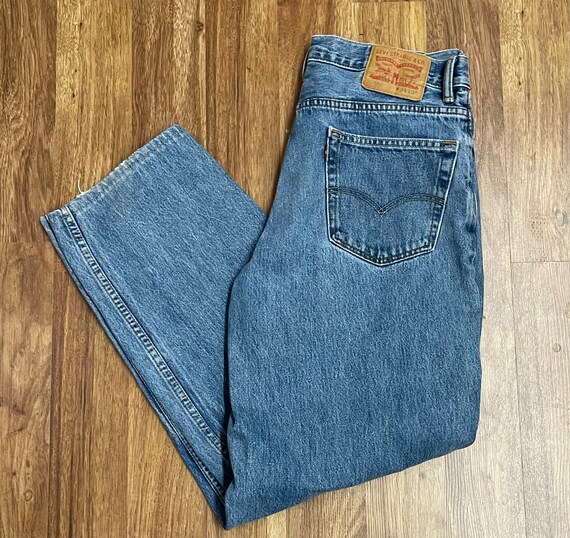 Broken-in Vintage Loose Fit Levi's 560 Baggy Jeans Size 34 X 30.5