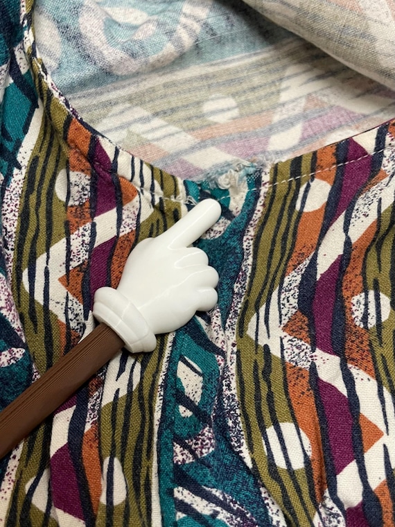 1980’s/ 1990’s  Button-Down patterned Sleeveless … - image 9