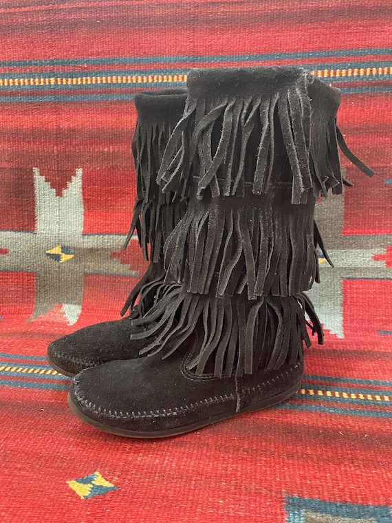 Vintage Minnetonka Ladies Size Black Suede Layer Fringe