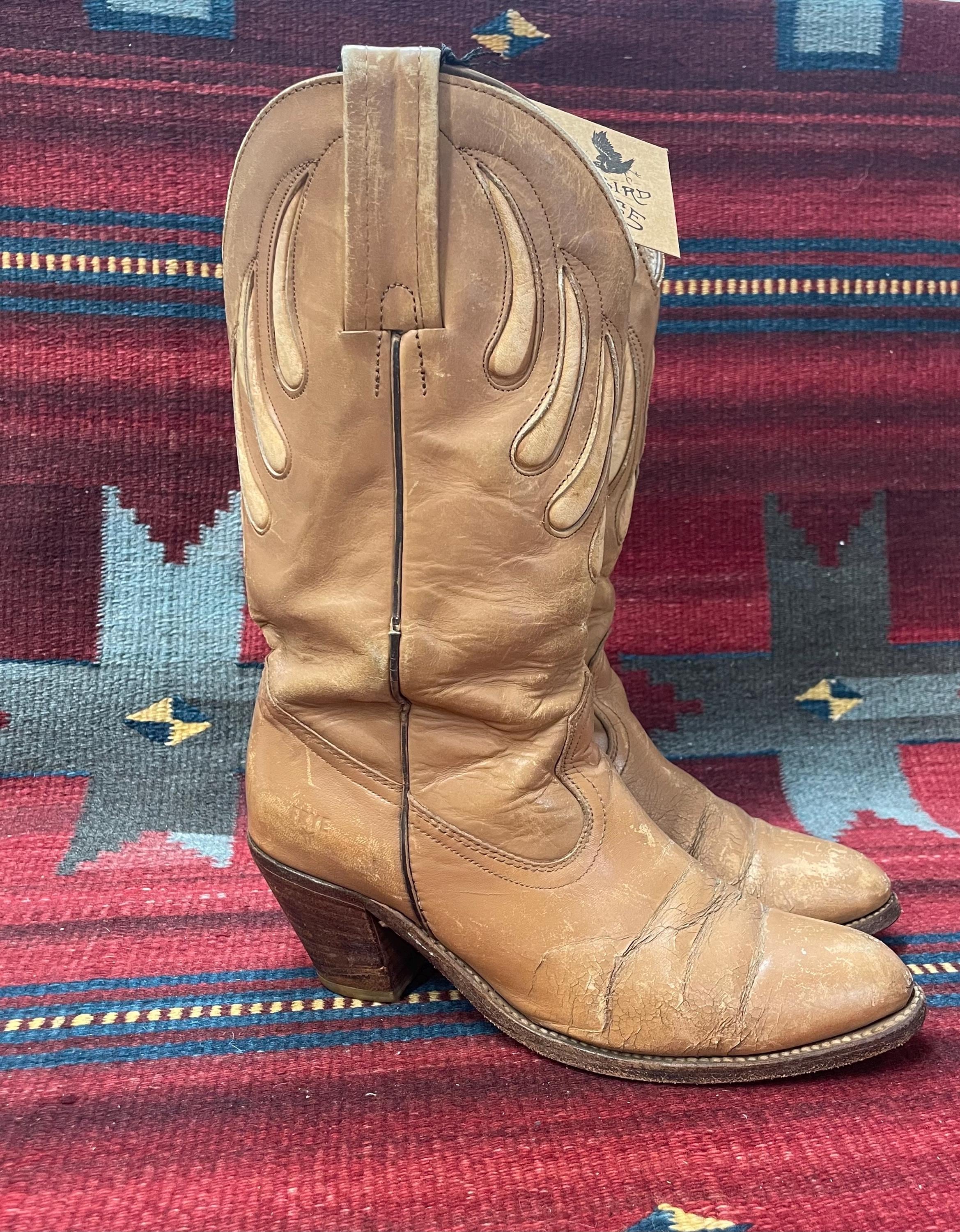 Ladies Vintage FRYE Broken-in Beat-up Distressed Natural Tan 