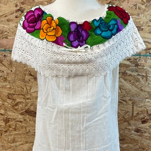 1970’s / 1980’s Vintage Ladies Boho Floral Cotton gauze Embroidered Sleeveless Oaxacan Top Size  S
