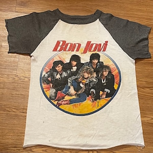 Camiseta vintage original de la gira mundial de Bon Jovi de 1987. Fabricada en EE. UU. Talla S.