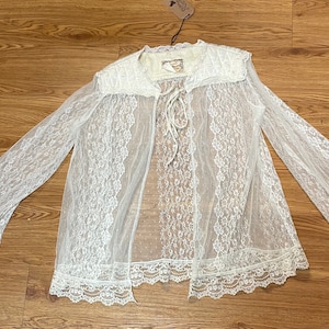 1970 Jessica&#39;s Gunnies (Gunne Sax) Vintage encaje y chaqueta de cama satinada Cardigan tamaño XS - S