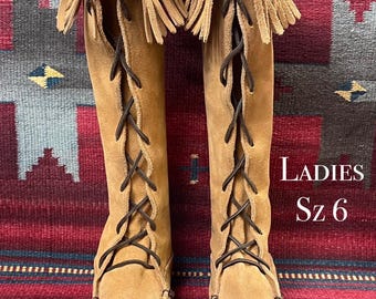 Vintage Ladies size 6 Suede Fringe Minnetonka Tall Lace Up Moccasins Soft sole Knee Boots