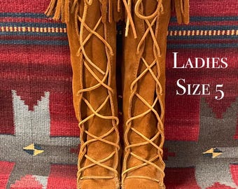 Vintage Ladies size 5 Fringe Minnetonka Moccasins Tall Lace-Up Knee Boots