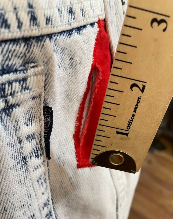 Choosing the Right Acid Wash Denim Skirt