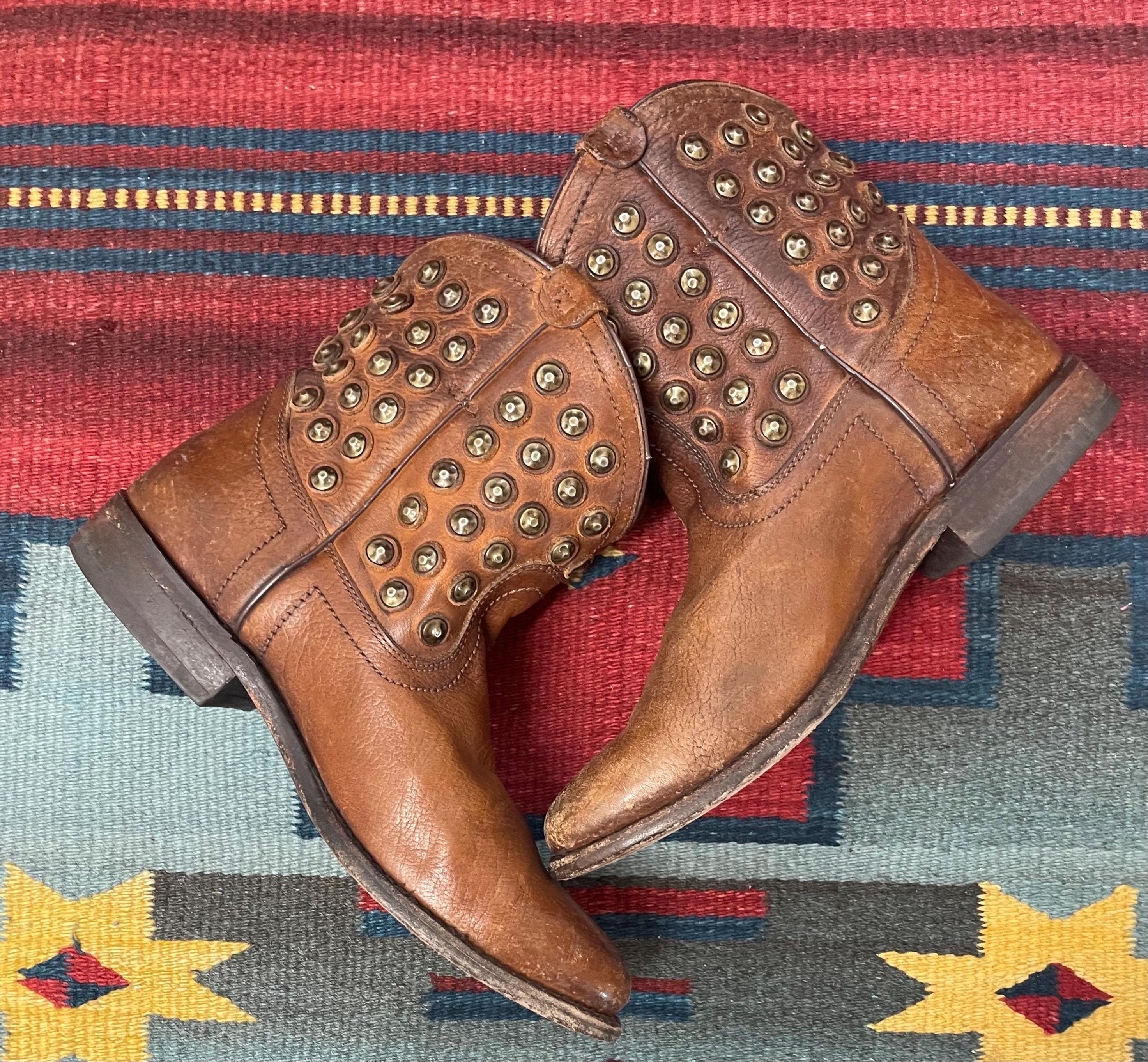 靴 Antique Studded Wrinkle Leather Boots Vintage Frye Antique Bronze Studded Brown Leather Western Cowgirl