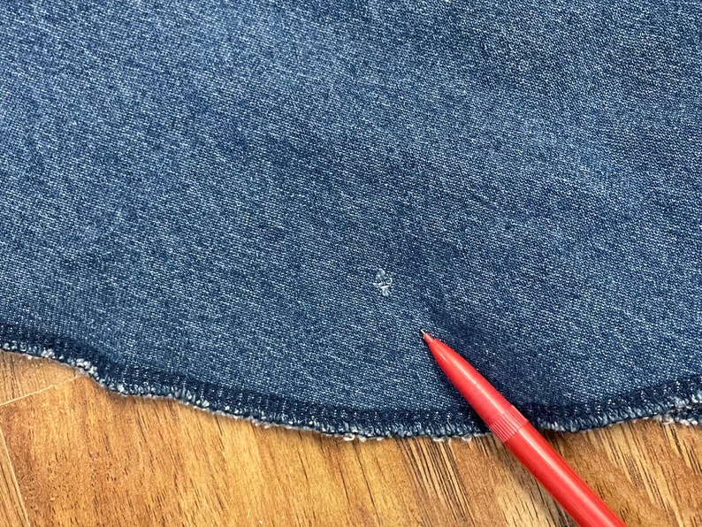 Vintage Wrangler blå denimskjorta med sliten och trasig pärltryckknapp, western cowboyskjorta, herrstorlek L 16,5 x 33, tillverkad i USA bild 6