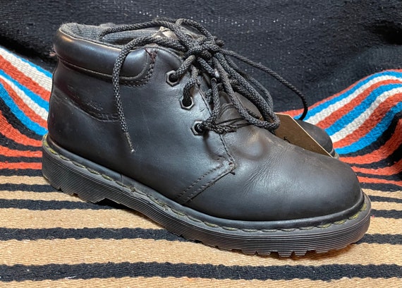 Vintage Dr. Martens Made in England Lace Up Booti… - image 1