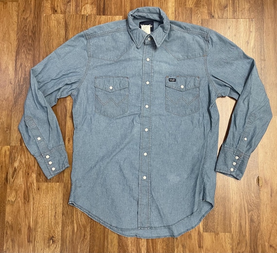 Vintage Wrangler Chambray Blue Denim Lightweight Broken-in