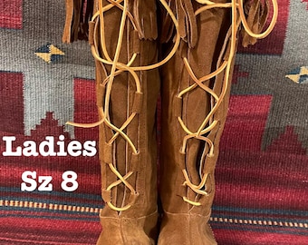 Vintage Ladies size 8 Fringe Taos Footwear Soft Sole Lace Up Moccasins Knee Boots