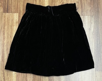 Mini-jupe Mod en velours noir des années 1960 taille XS/2 avec passants de ceinture
