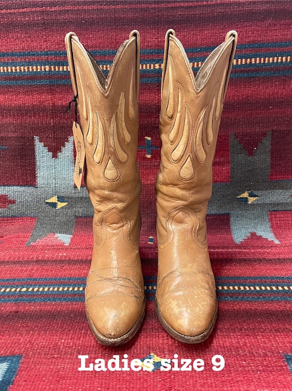 Ladies Vintage FRYE Broken-in Beat-up Distressed Natural Tan  display picture 3