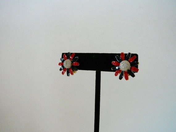 Vintage Flower Enamel Blue/Red Daisy Clip On Earr… - image 3