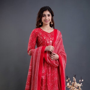 Red kurta design for girl shop