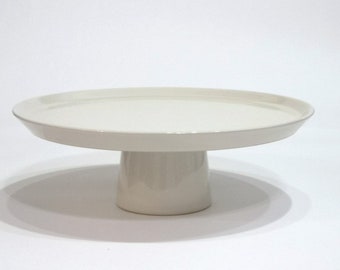 Cake stand in cream white / Stoneware footed cake plate / Gift and party essential / Everyday home use / Gift essential