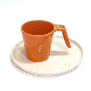 Stoneware handle mug in eight colours, medium size / Mix&match with dotted plates / Colour mug / Everyday home use / Gift essential Orange