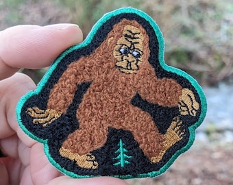 Naszywka z motywem Wielkiej Stopy – haftowana naszywka Sasquatch do naprasowania na plecak, kurtkę lub sprzęt kempingowy