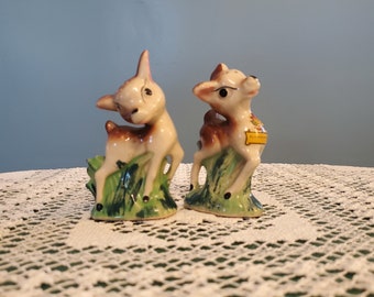 Vintage Kitschy Deer Fawn Salt and Pepper Shakers Tourist Souvenir Algonquin Park